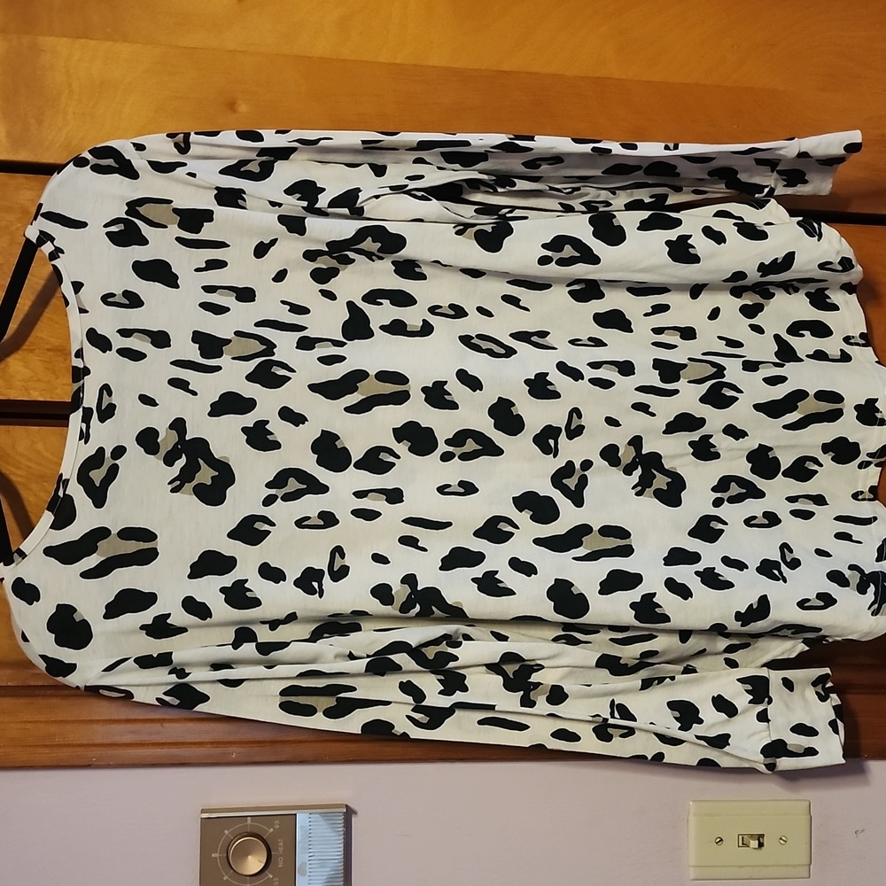 Leopard Print Top - Picture 4 of 4